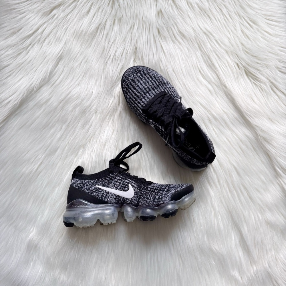 Nike air vapormax flyknit shoes